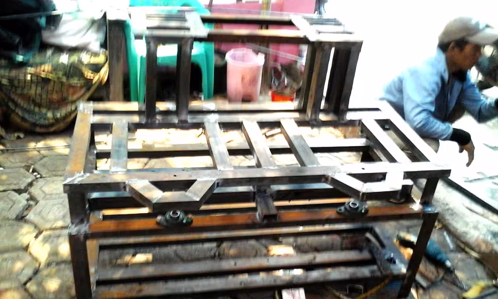 Detail rangka kokoh mesin gulung tali Hade Raharja
